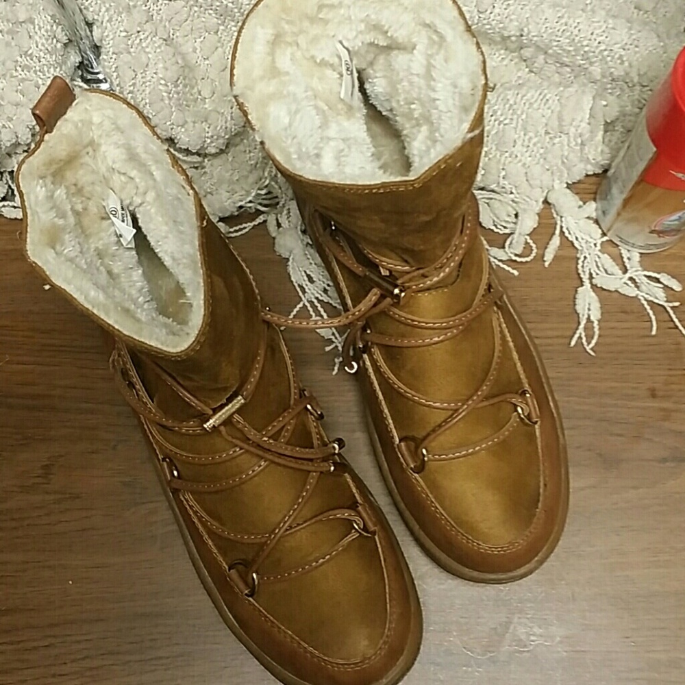 Ankle boots. NWOT.  In box - Picture 4 of 7